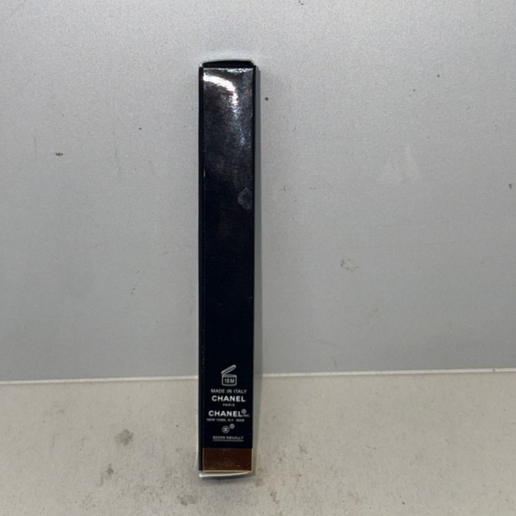 CHANEL Jumbo Longer Matte Lip Crayon - 267 IMPULSION - Picture 5 of 8